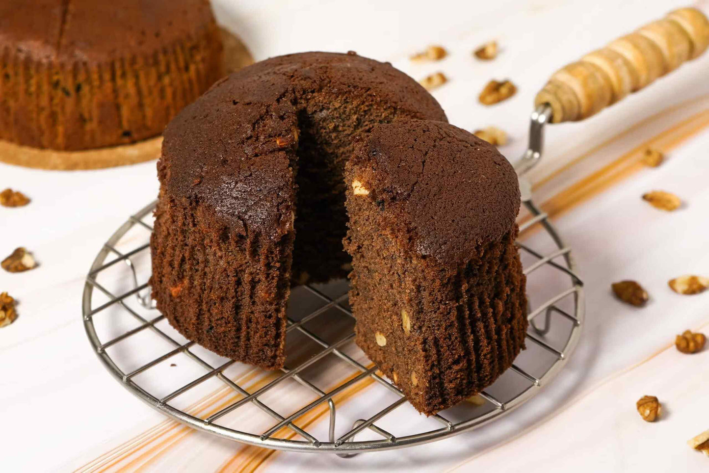 Choco Walnut Cake (Egg)